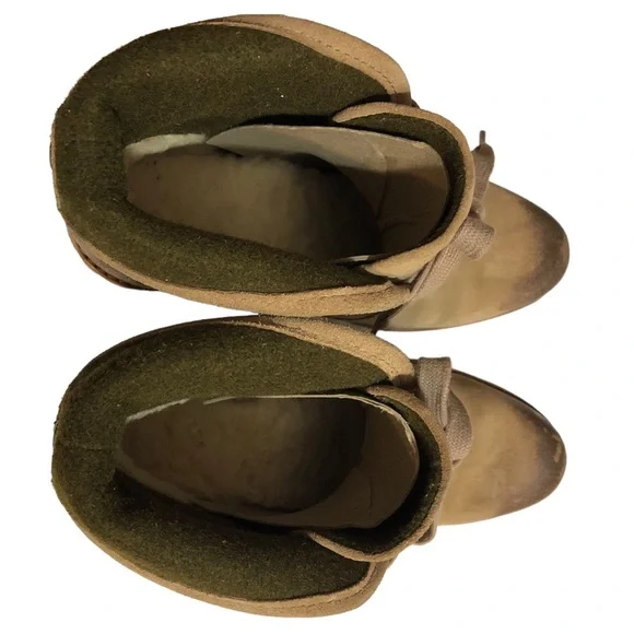 UGG Australia Tan Calynda Suede Heeled Boots Size 11